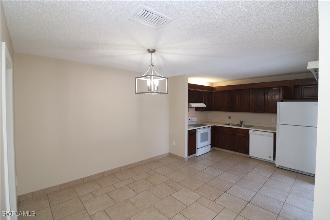 5216 Cedarbend Drive 3