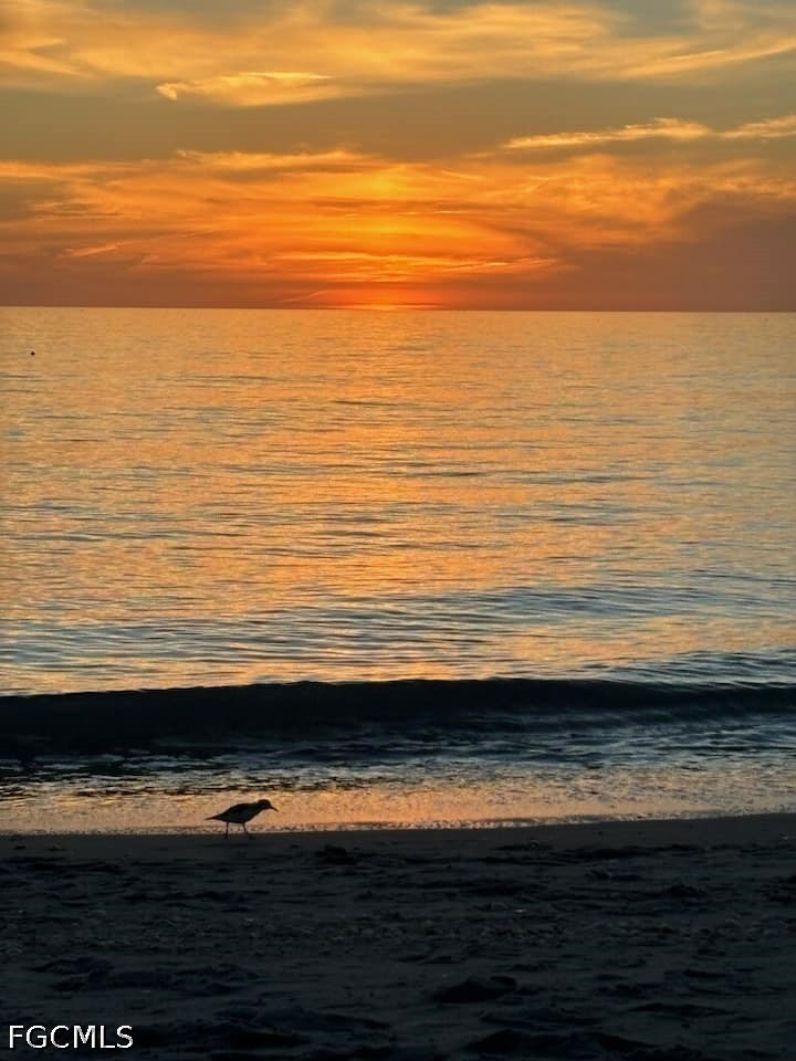 4411 Bay Beach Lane 744