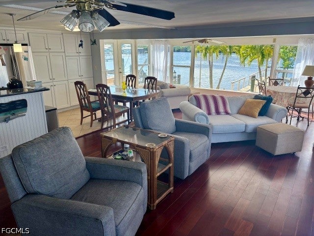 309 Shoreland Drive W