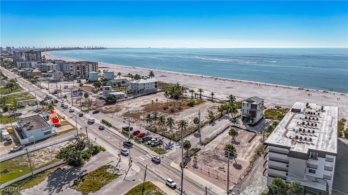 2096 ESTERO Boulevard