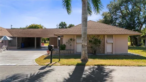 235 Thistle Court, Lehigh Acres, FL 33936 - MLS#: 224097863