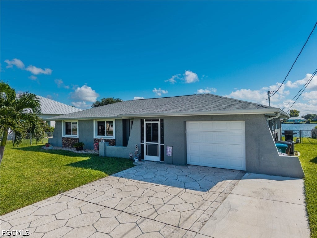 15 SE 10th Avenue