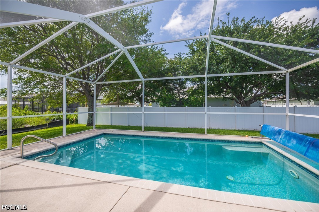 1922 Jacaranda Parkway W