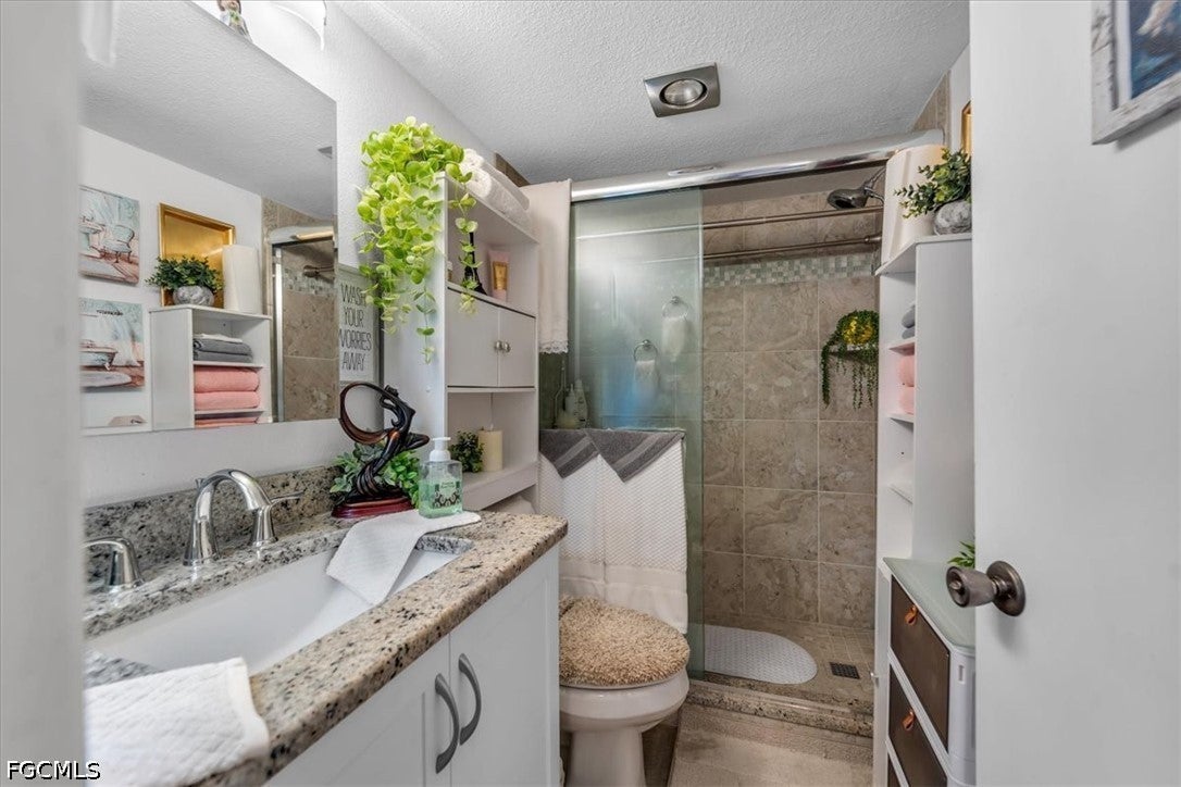 2290 Aaron Street 207