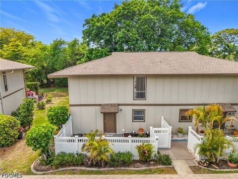 4293 Island Circle 4 Fort Myers FL 33919