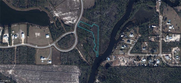 603 WIDEWATER CIR, WEWAHITCHKA, FL 32465 - Image e50feda8ba9c2bccc9a54a5bf1b693ff/1936792437