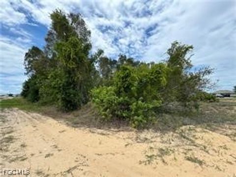 85 Milwaukee Boulevard Lehigh Acres FL 33974