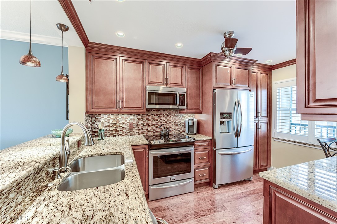 4431 Bay Beach Lane 532