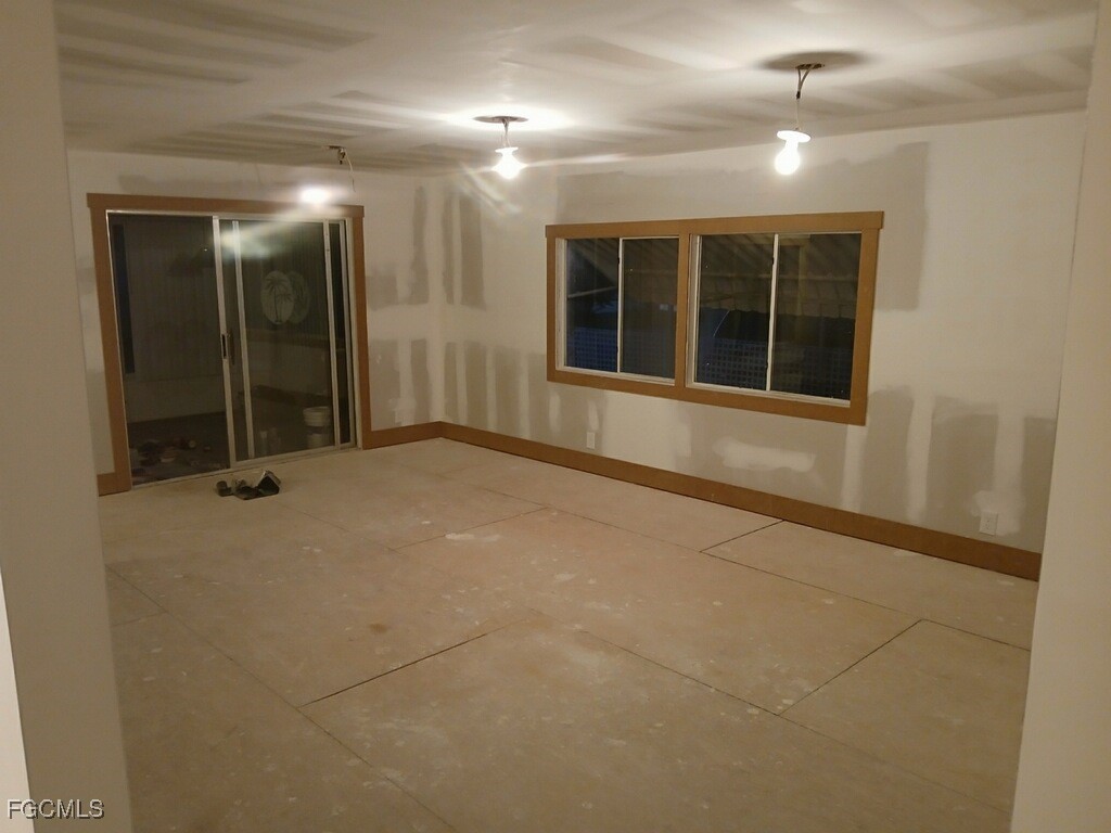 5511 Ben Franklin Lane