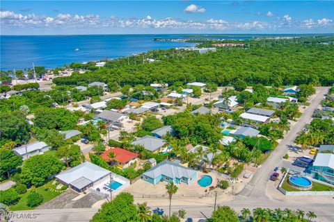 A home in KEY LARGO