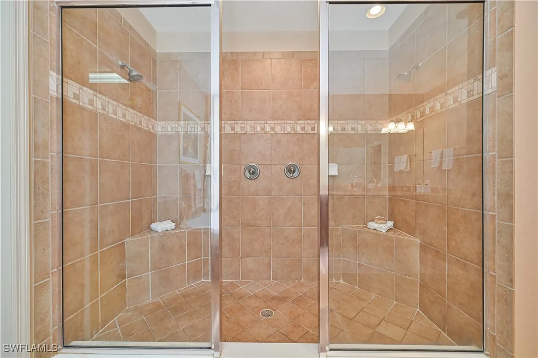 Fort Myers, Florida 33905, United States, 5 Bedrooms Bedrooms, ,4 BathroomsBathrooms,Residential,Active,14294