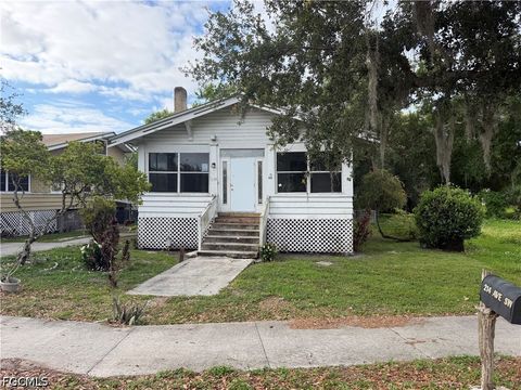 Photo of 214 Avenue K SW, Moore Haven, FL 33471 (MLS # 2026020136)