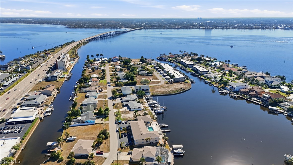 1714 Bikini Court 104