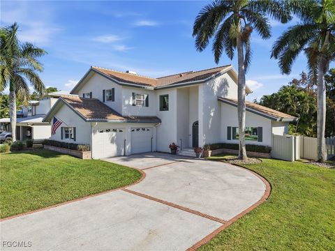 8380 Aqua Cove Lane North Fort Myers FL 33903