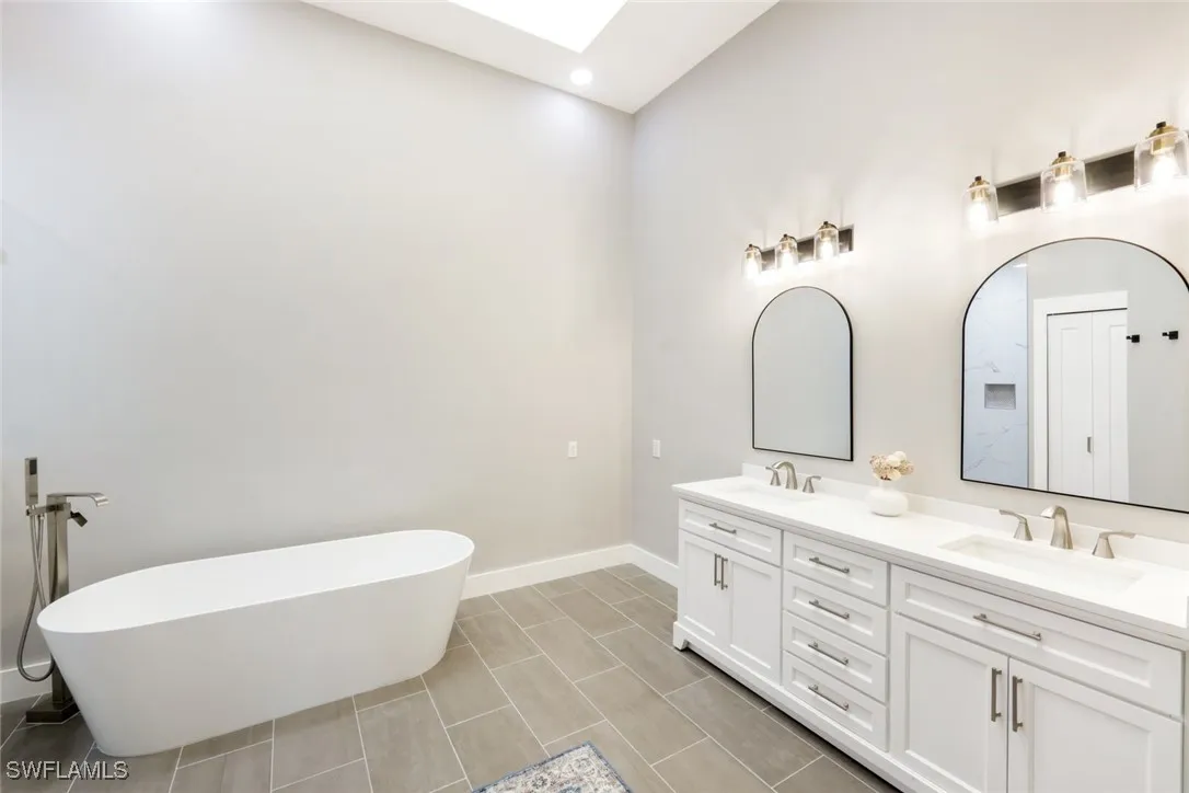 Estero, Florida 33967, United States, 2 Bedrooms Bedrooms, ,2 BathroomsBathrooms,Residential,Active,244025