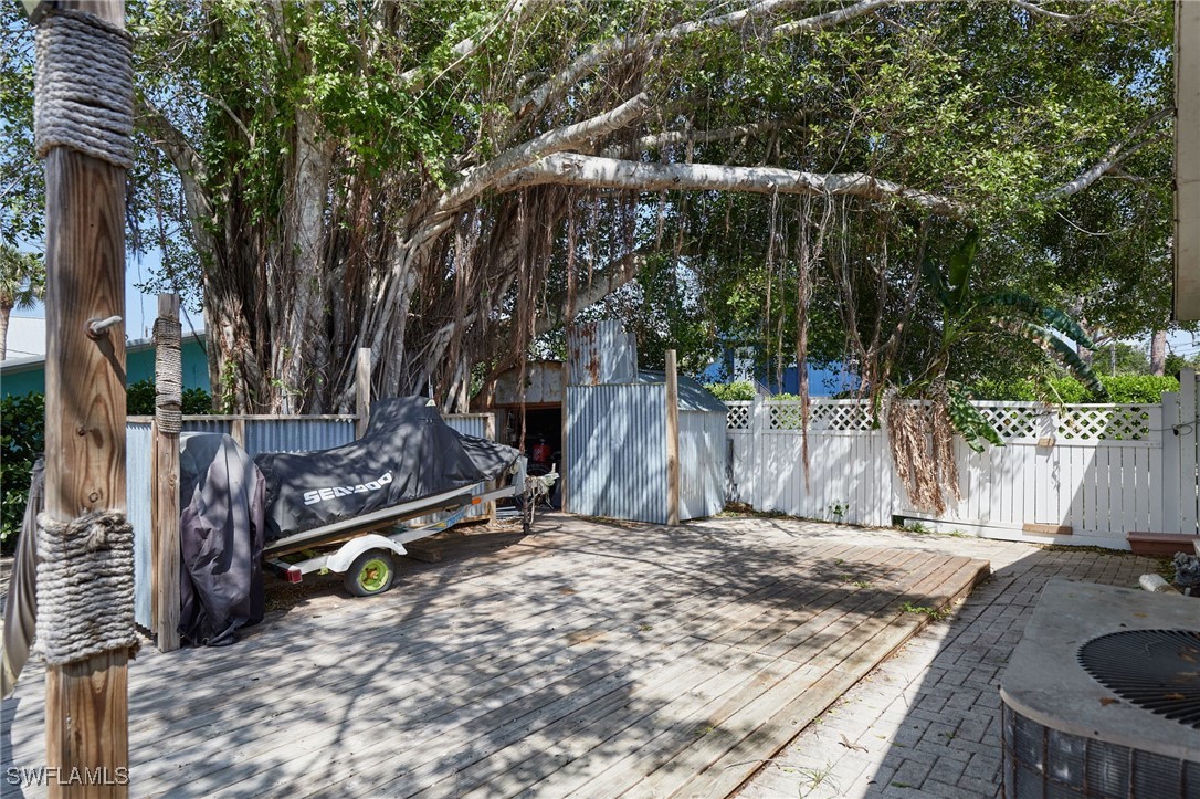 27620 Riverdale Lane