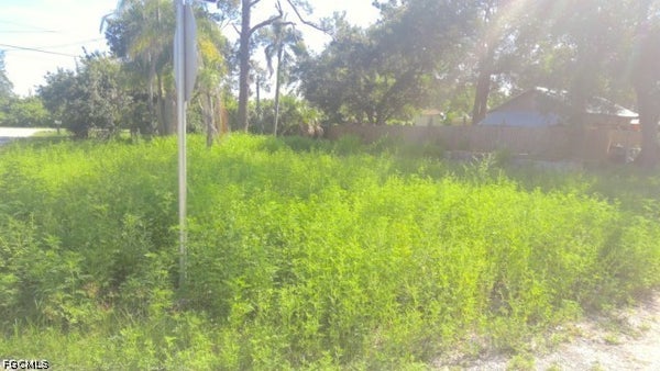 1941 PACIFIC AVE, NORTH FORT MYERS, FL 33903 - Image ea677c550fa5f67341a233d8f003be52/3684524245