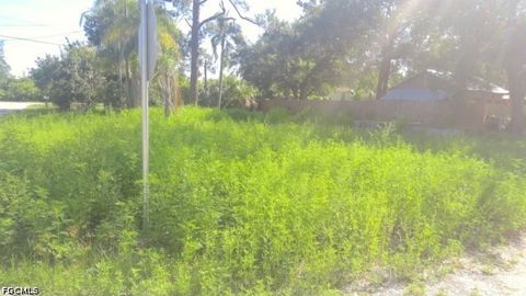 Photo of 1941 Pacific Avenue, North Fort Myers, FL 33903 (MLS # 2026030545)