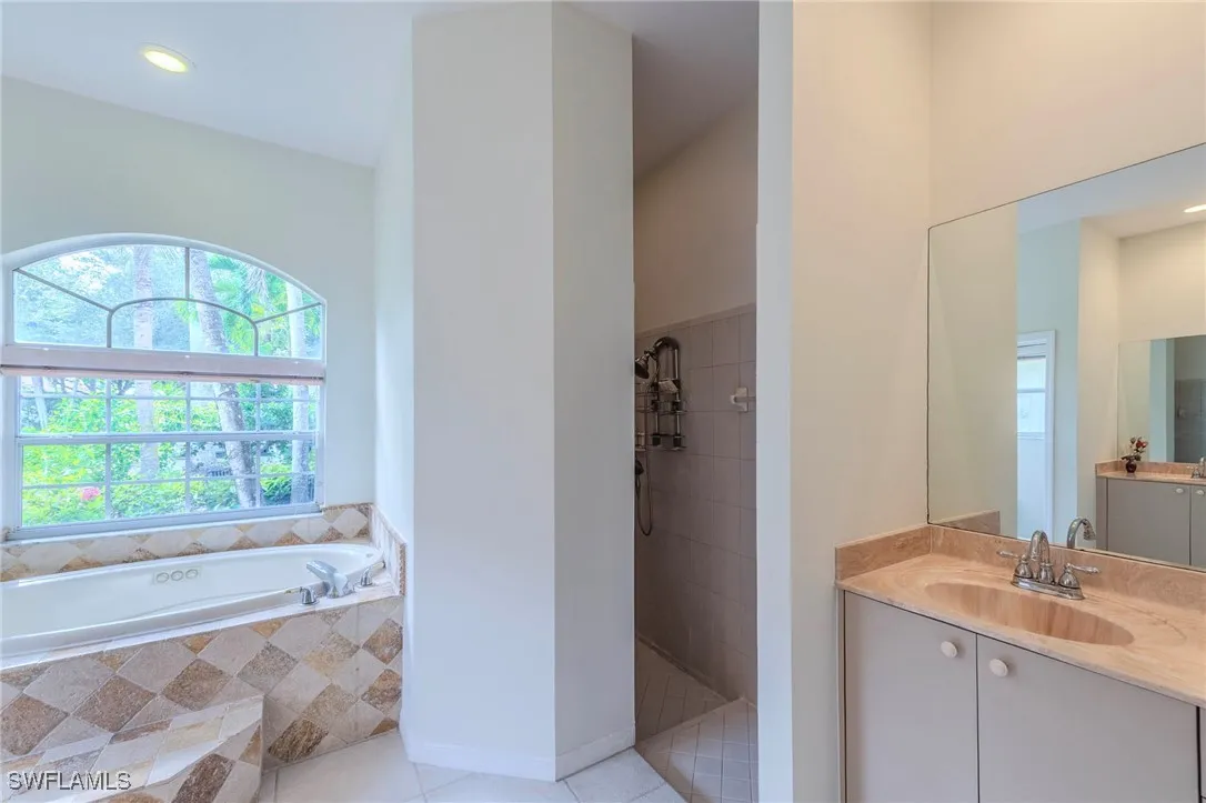 Naples, Florida, 34105, United States, 4 Bedrooms Bedrooms, ,4 BathroomsBathrooms,Residential,Active,1946497