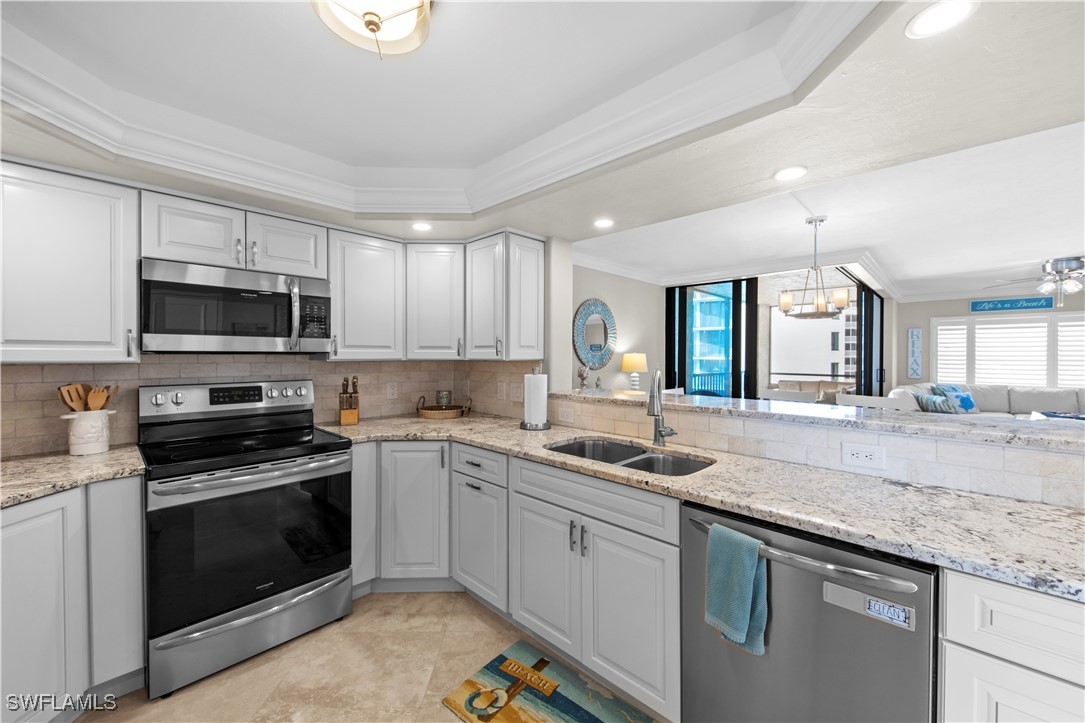 6660 Estero Boulevard 804