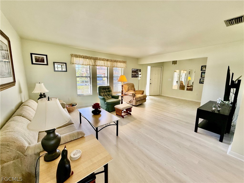 19993 Lake Vista Circle N