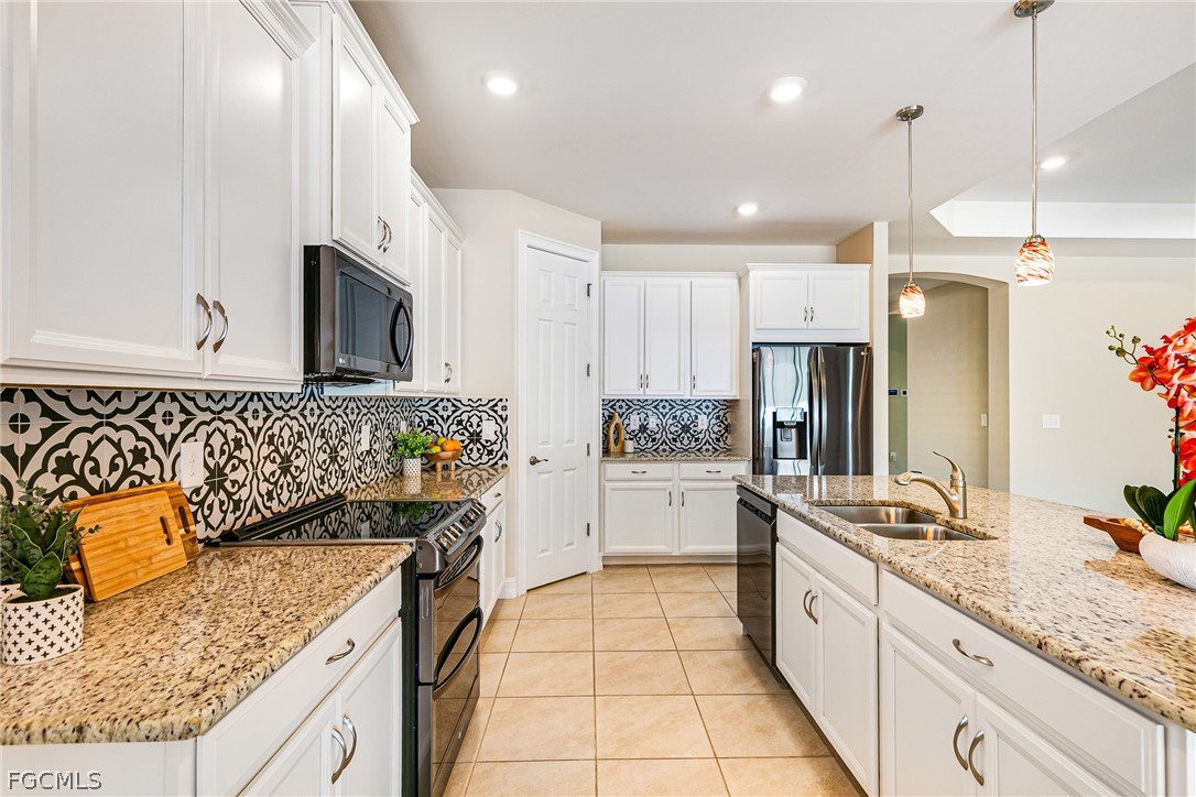 3028 Royal Gardens Avenue