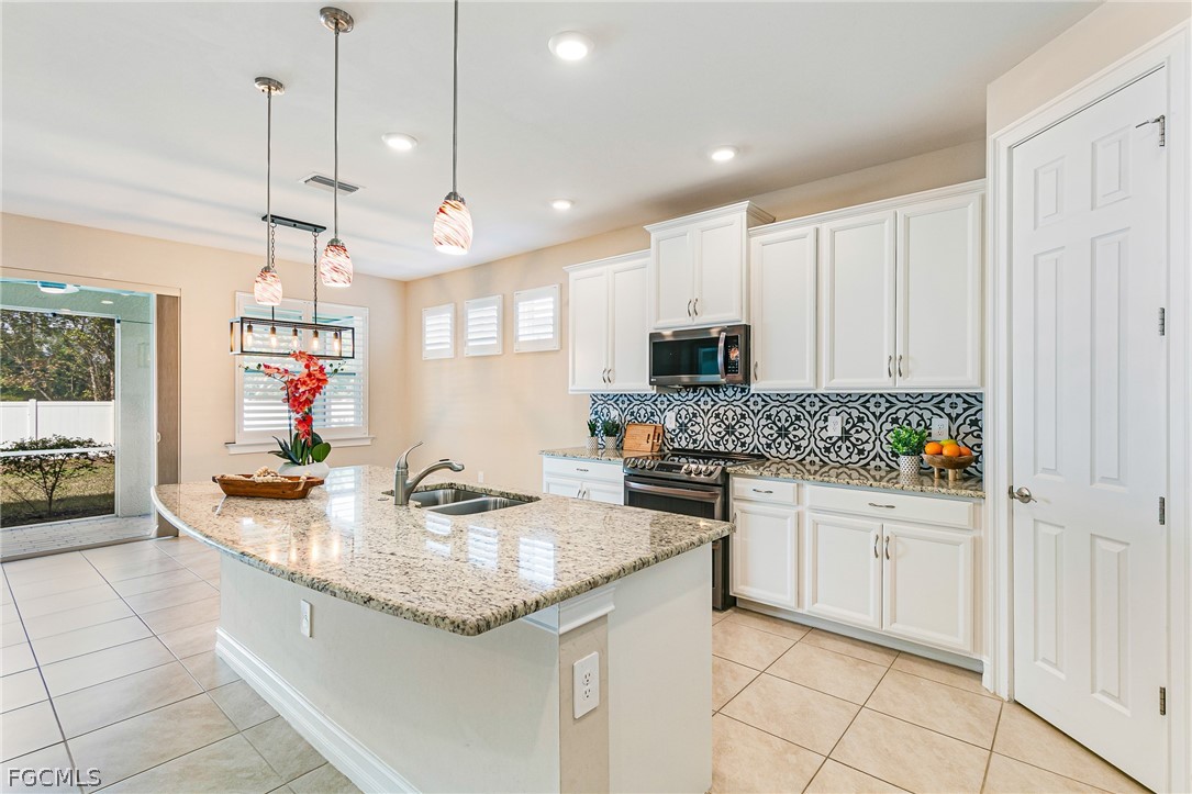 3028 Royal Gardens Avenue