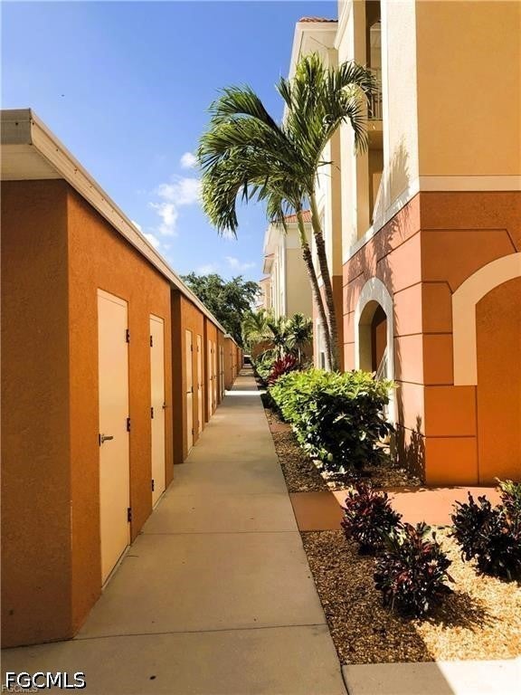 1141 Van Loon Commons Circle 301