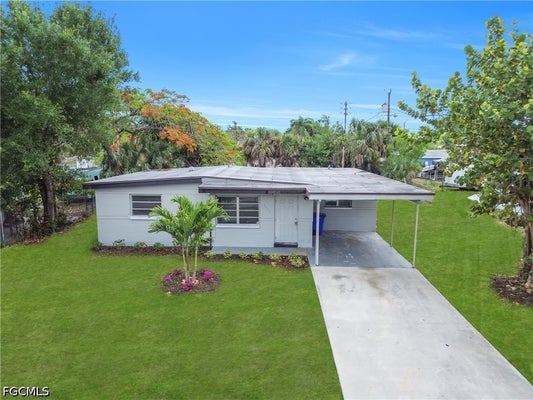 1527 GARDENIA AVE, FORT MYERS, FL 33916 - Image ed4b335cd4891a6b452ef3a5d1c4daaf/2170167014