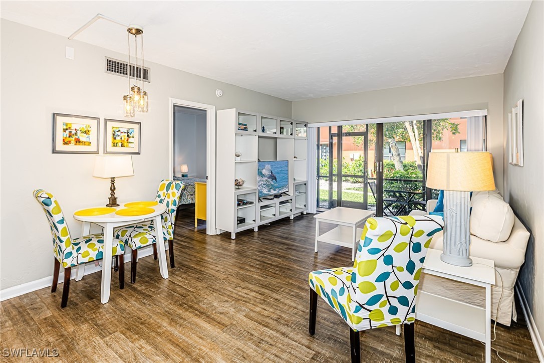 20 Greenbrier Street 3-105