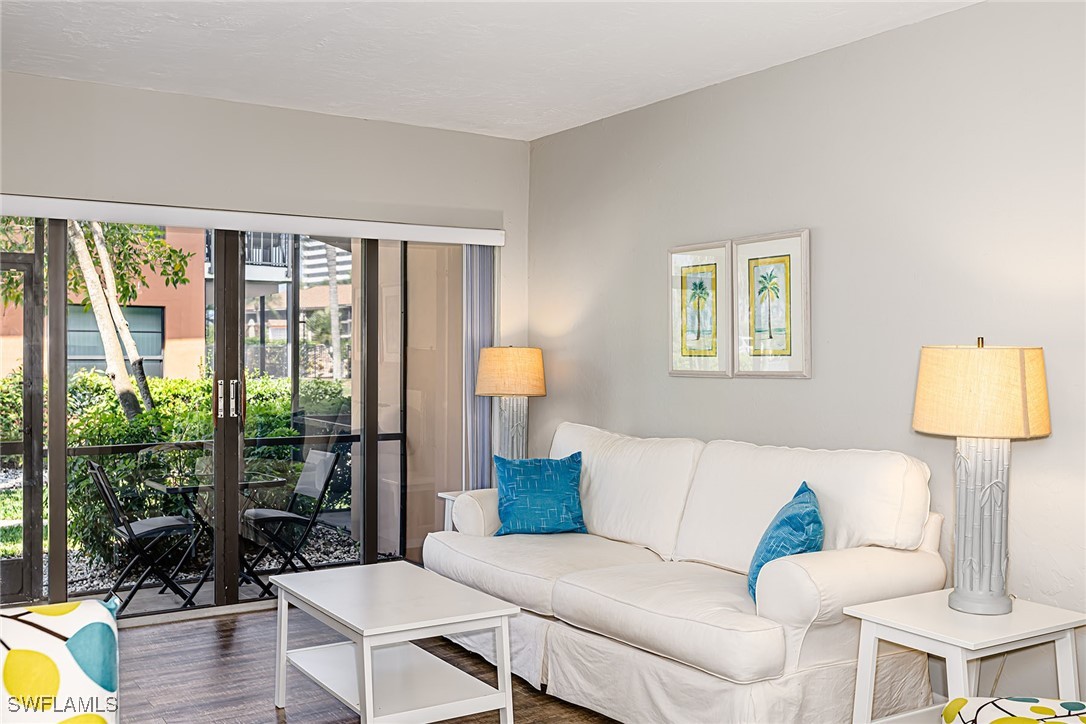 20 Greenbrier Street 3-105