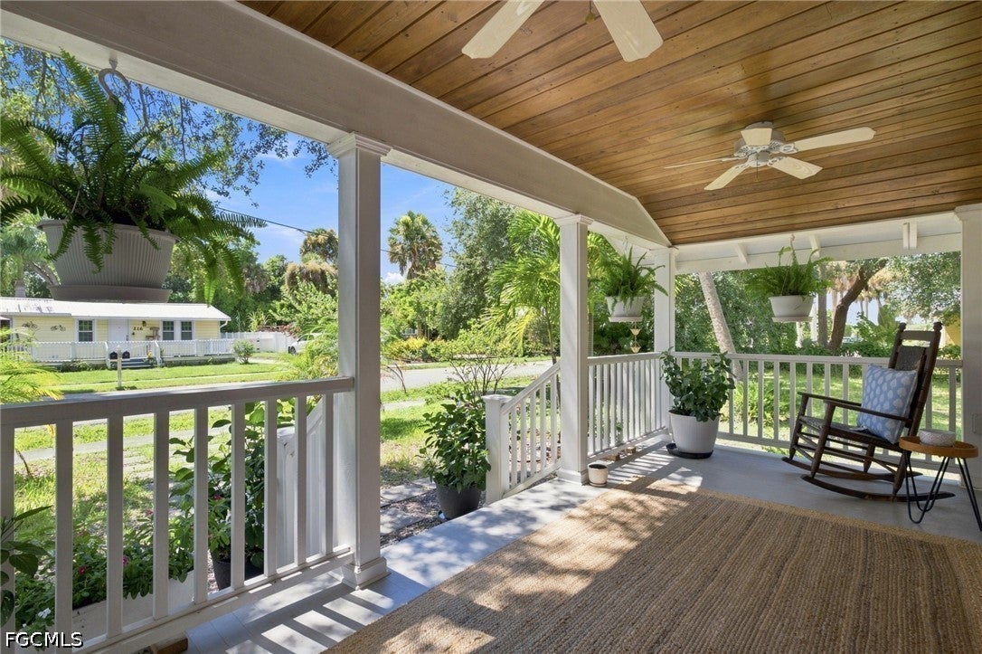 215 Granada Boulevard