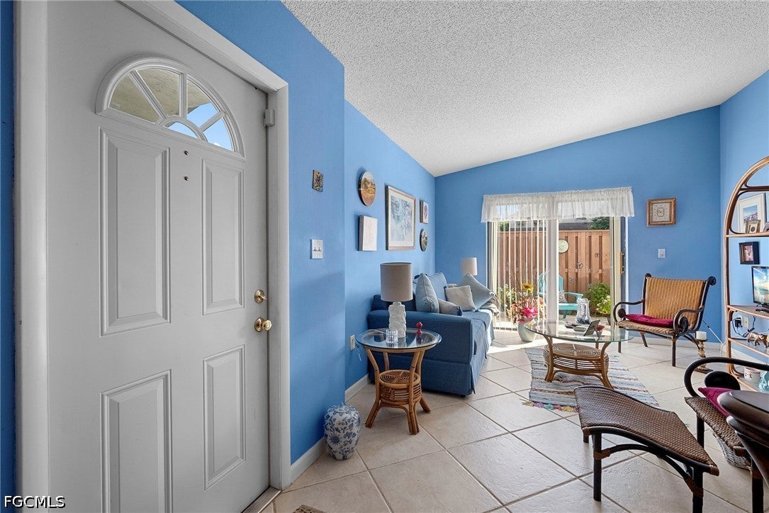 5272 Cedarbend Drive 1