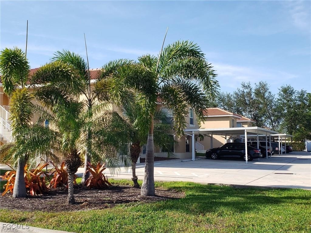 4520 Skyline Boulevard 208