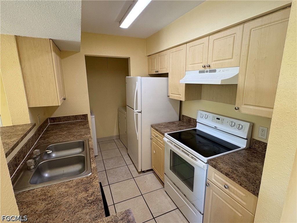 Photo 1 of 26 — 2905 Winkler Avenue 719, Fort Myers, FL 33916