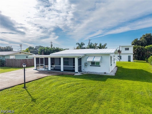 17 VICTORIA DR, NORTH FORT MYERS, FL 33917 - Image ee51bdbd8ca302aa568c84a021a4aa90/4108279752