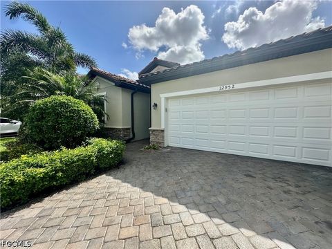 Photo of 12952 Broomfield Lane, Fort Myers, FL 33913 (MLS # 2026017525)