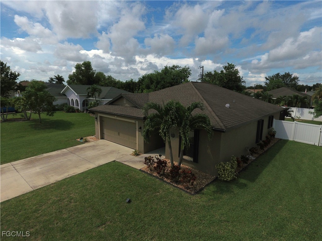 706 SW 9th Court