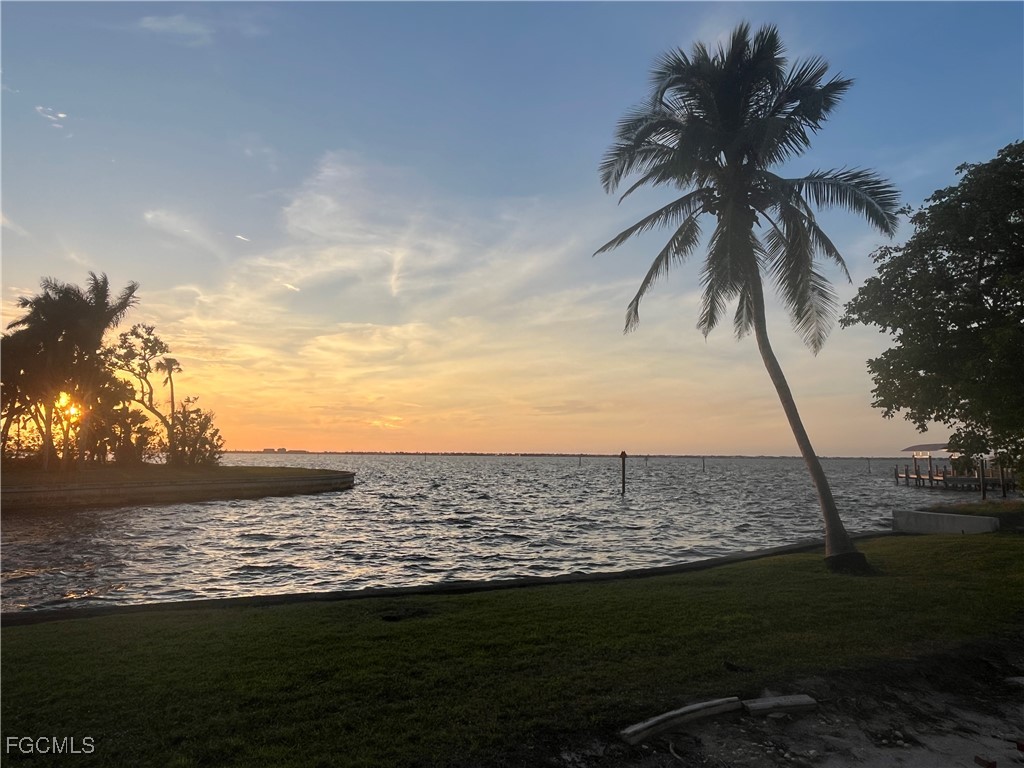 6932 Old Whiskey Creek Drive