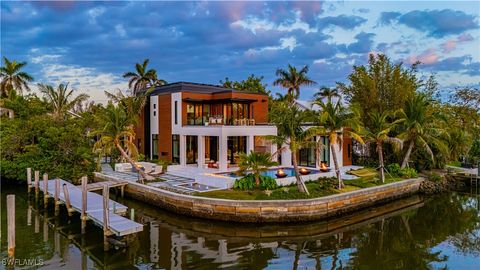1100 Sandpiper Street Naples FL 34102