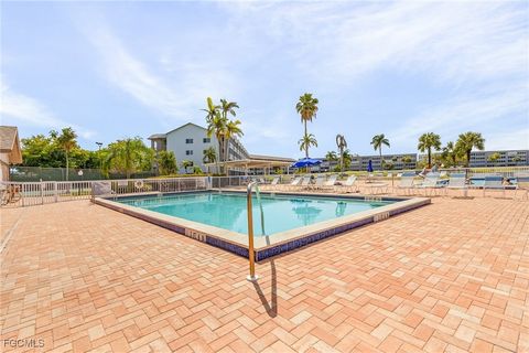 Tiny photo for 14891 Hole In One Circle #PH10 - MUIRFIELD, Fort Myers, FL 33919 (MLS # 2025011213)