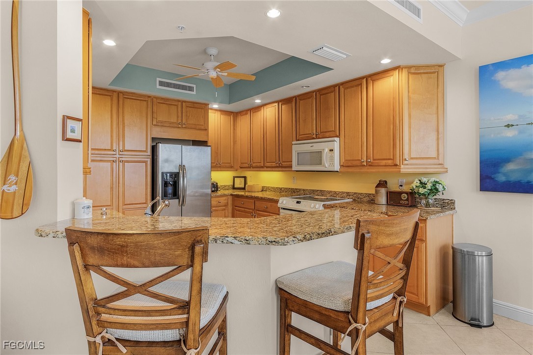 4182 Bay Beach Lane 733