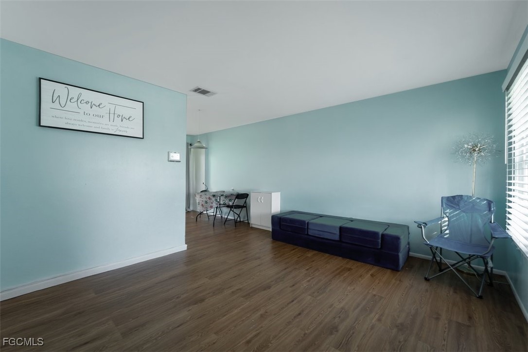 4021 W Palomar Circle