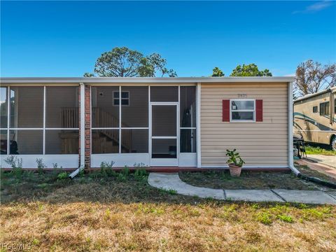 2425 Case Lane North Fort Myers FL 33917