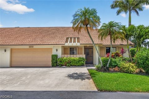 6072 Huntington Woods Drive 17 Naples FL 34112