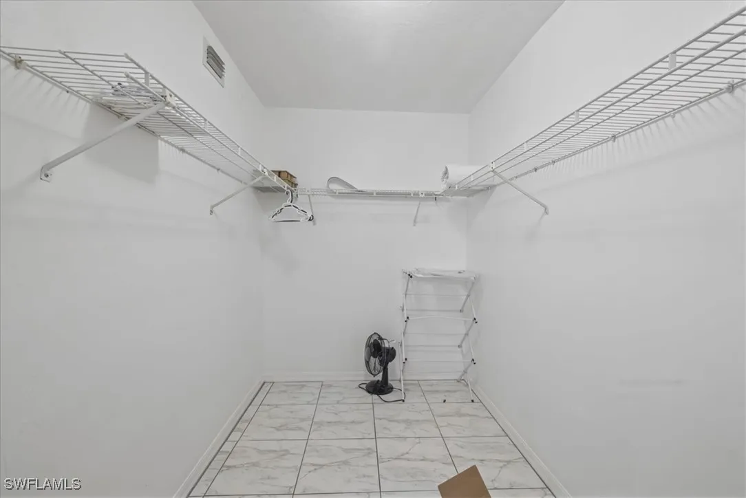 Fort Myers, Florida 33919, United States, 2 Bedrooms Bedrooms, ,2 BathroomsBathrooms,Residential,Active,137958