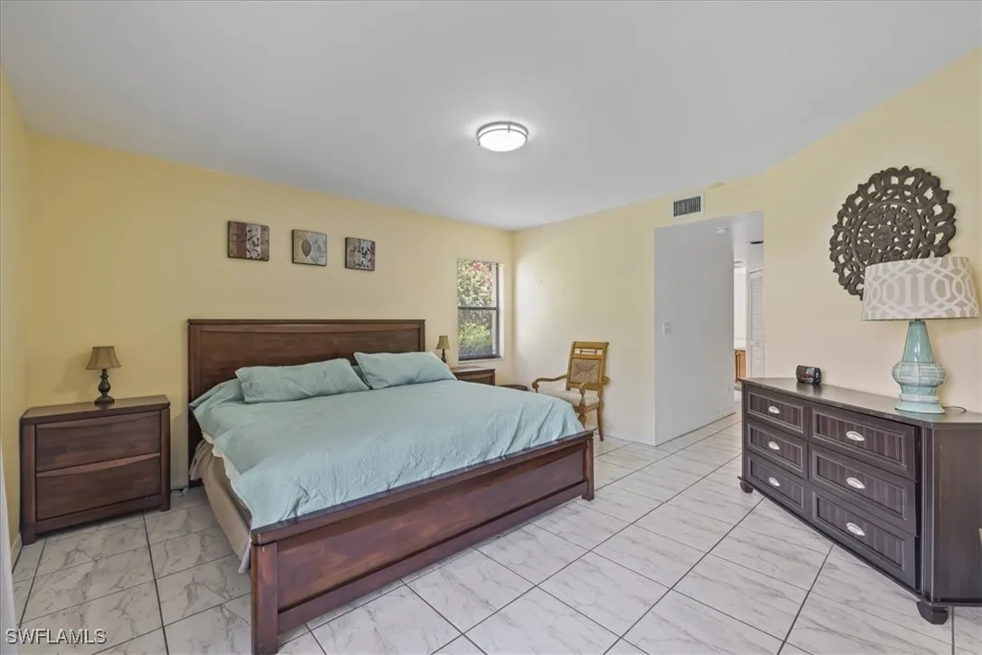 Fort Myers, Florida 33919, United States, 2 Bedrooms Bedrooms, ,2 BathroomsBathrooms,Residential,Active,137958