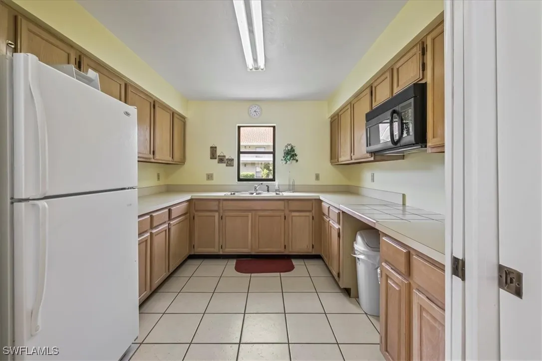 Fort Myers, Florida 33919, United States, 2 Bedrooms Bedrooms, ,2 BathroomsBathrooms,Residential,Active,137958