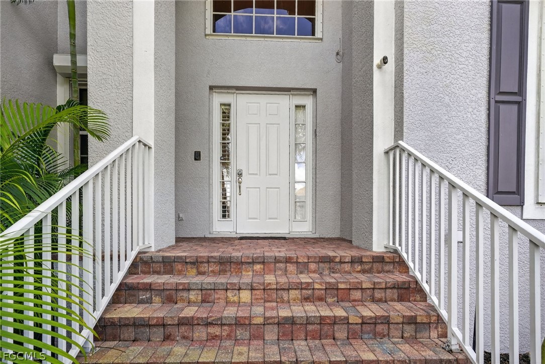 5541 Harborage Drive