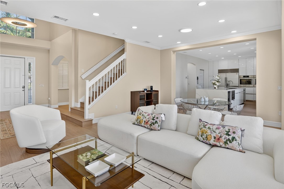 5541 Harborage Drive